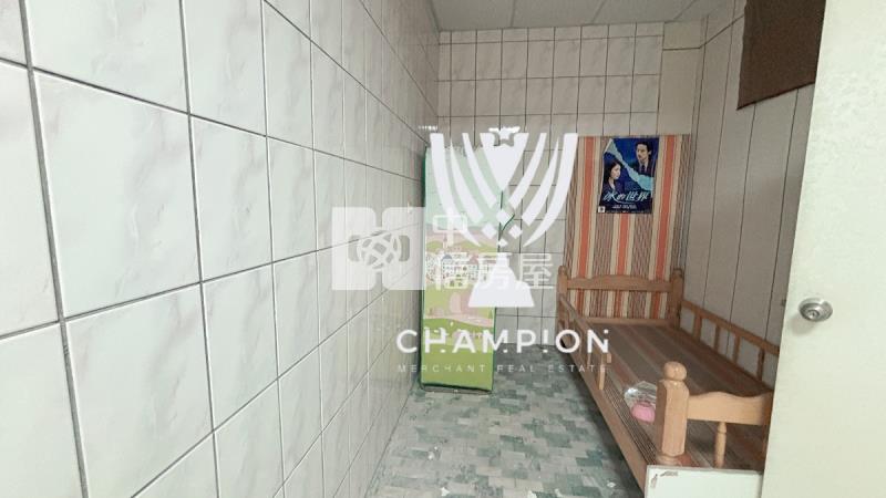 低總價復興路馬路邊學校旁4房房屋室內格局與周邊環境