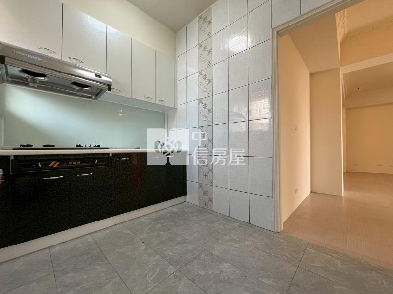 白宮畢卡索東山商圈全新整理大三房附車位房屋室內格局與周邊環境