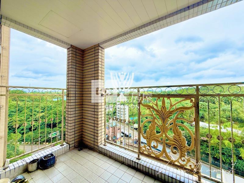 【冠軍】微笑陽光裝潢3+1房車房屋室內格局與周邊環境