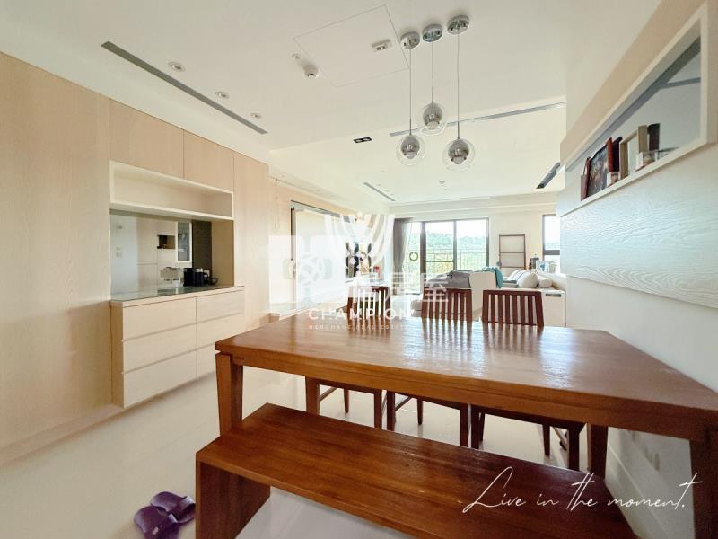 【冠軍】微笑陽光裝潢3+1房車房屋室內格局與周邊環境