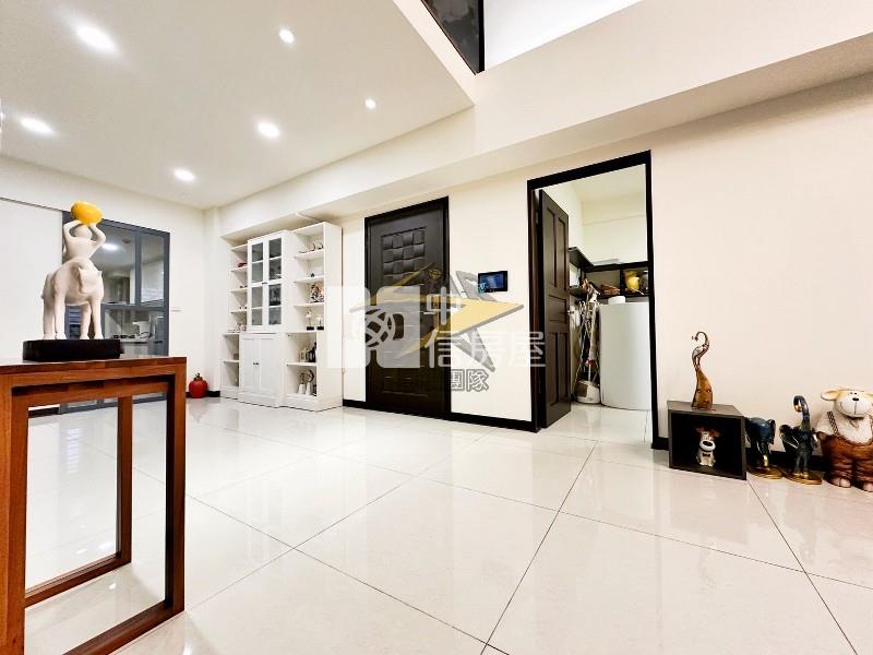 【星鑽】青埔A17捷運站(4+1房雙車位)房屋室內格局與周邊環境