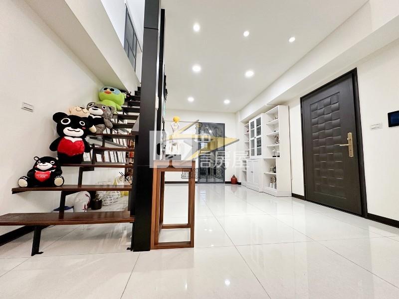 【星鑽】青埔A17捷運站(4+1房雙車位)房屋室內格局與周邊環境