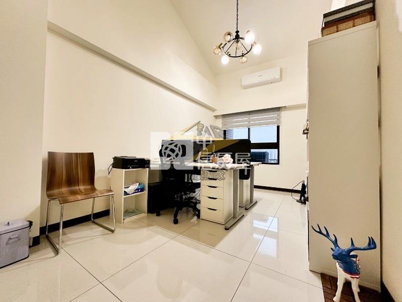 【星鑽】青埔A17捷運站(4+1房雙車位)房屋室內格局與周邊環境