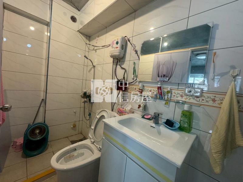 (A)台中沙鹿交流道旁的透天(中信卓越團隊)房屋室內格局與周邊環境