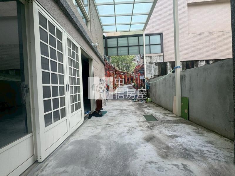 (A)台中沙鹿交流道旁的透天(中信卓越團隊)房屋室內格局與周邊環境