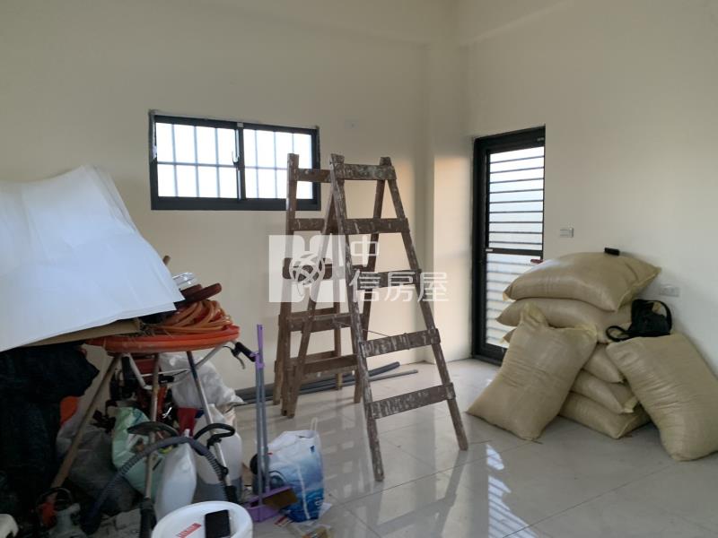 新屋精緻資材室+農地房屋室內格局與周邊環境