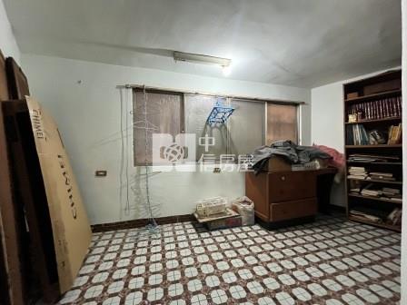 高雄房屋-高雄鳳山國中美透天房屋室內格局與周邊環境