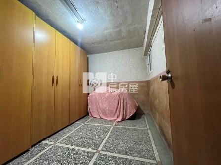 高雄房屋-高雄鳳山國中美透天房屋室內格局與周邊環境