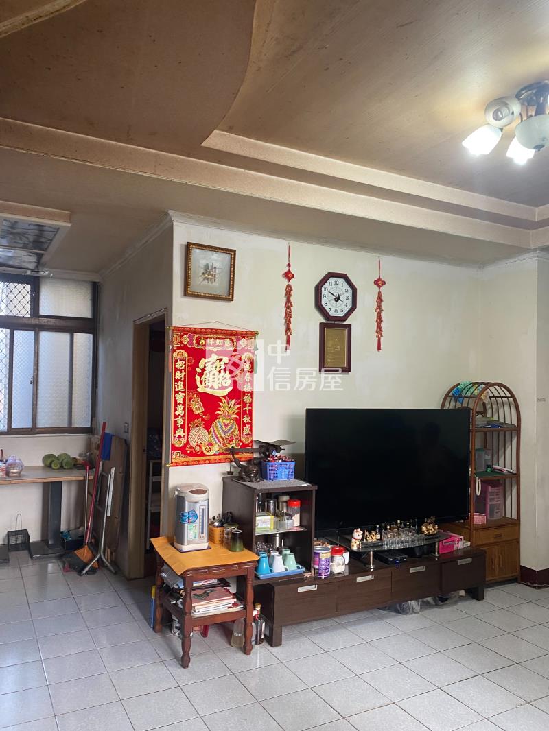 龍岡森林公園一樓三房房屋室內格局與周邊環境