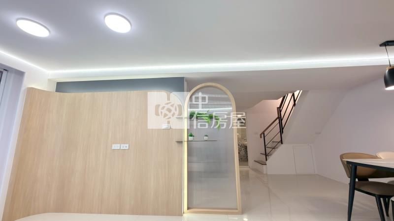 市場旁四房  ★影音空拍只在中信嘉義玉山店房屋室內格局與周邊環境