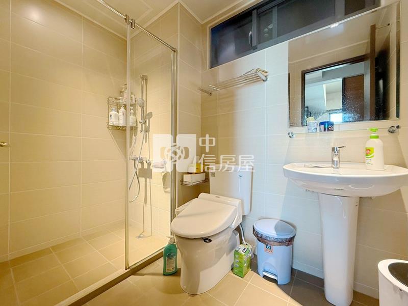 巨城三民3+1房連號雙平車房屋室內格局與周邊環境