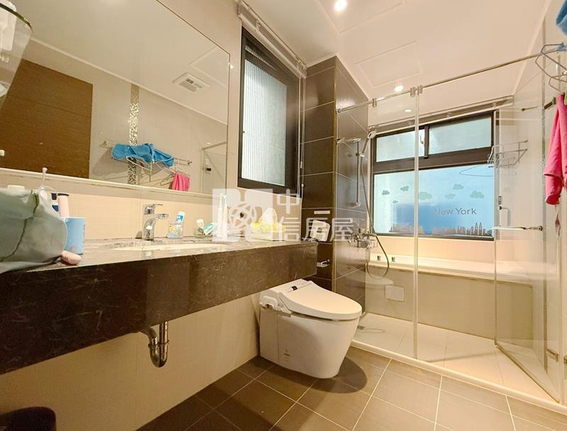 巨城三民3+1房連號雙平車房屋室內格局與周邊環境