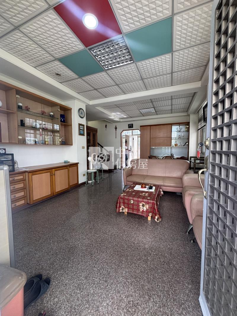 草屯國6旁獨棟田園別墅退休宅房屋室內格局與周邊環境