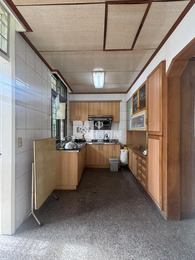 草屯國6旁獨棟田園別墅退休宅房屋室內格局與周邊環境