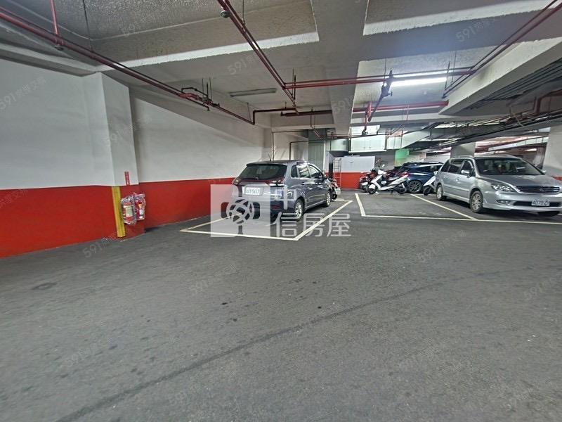 興進園道‧次頂樓3房大平車邊間戶房屋室內格局與周邊環境