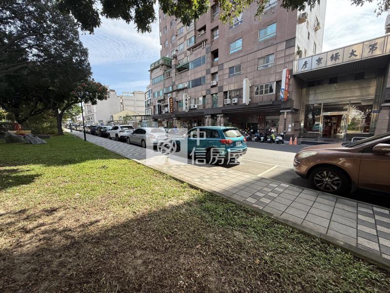 興進園道‧次頂樓3房大平車邊間戶房屋室內格局與周邊環境