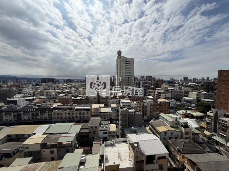 興進園道‧次頂樓3房大平車邊間戶房屋室內格局與周邊環境