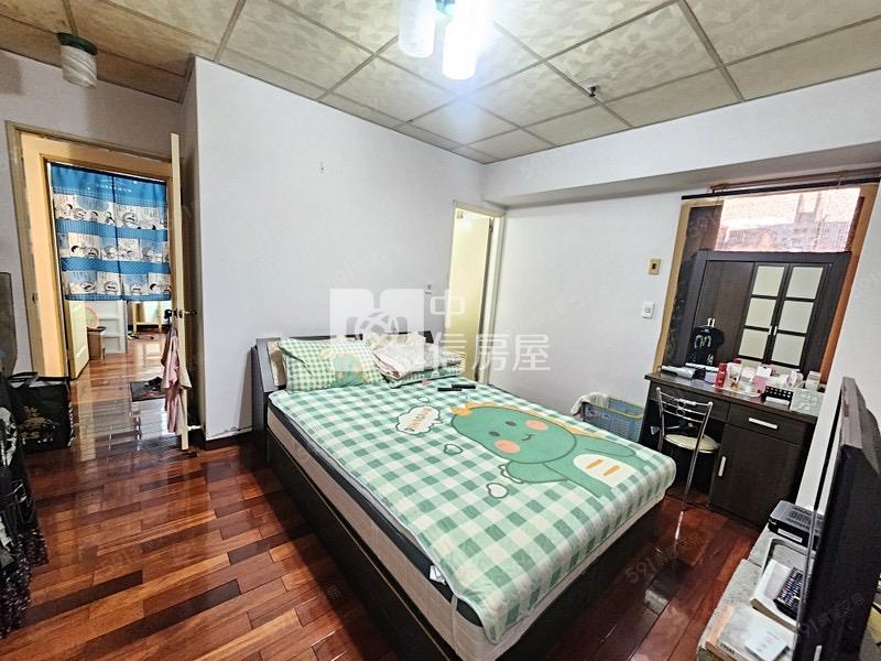 興進園道‧次頂樓3房大平車邊間戶房屋室內格局與周邊環境