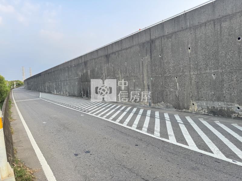 新屋66旁農地+合法資材室房屋室內格局與周邊環境