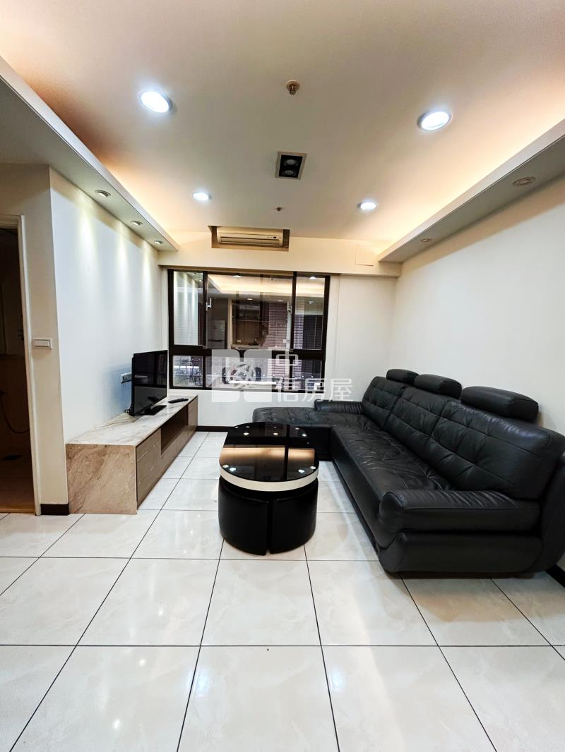 臻愛歐洲２房+平面車位房屋室內格局與周邊環境