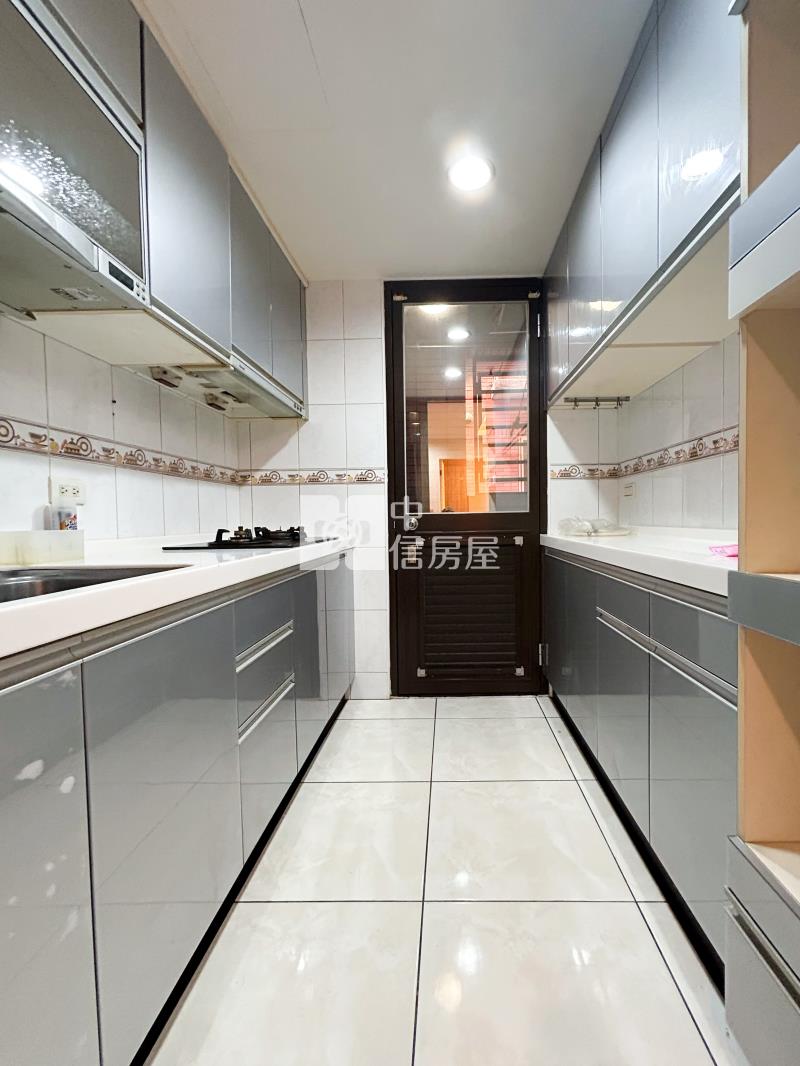 臻愛歐洲２房+平面車位房屋室內格局與周邊環境