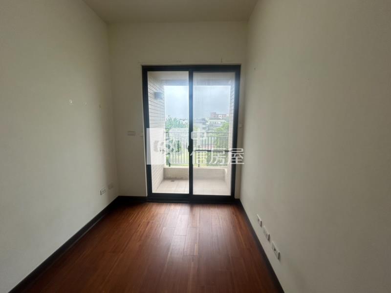 龍岡國中旁美兩房+車位房屋室內格局與周邊環境