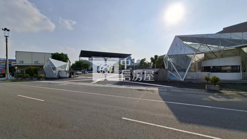 仁德中正路30米路面建地房屋室內格局與周邊環境