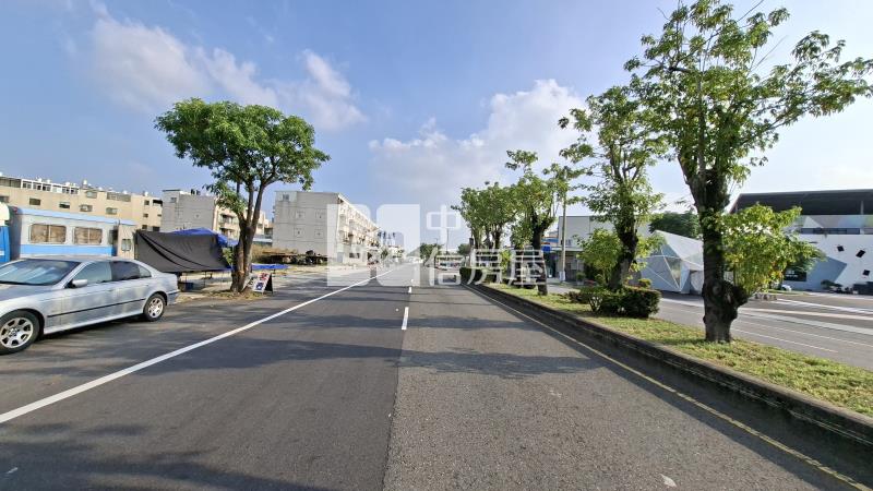 仁德中正路30米路面建地房屋室內格局與周邊環境