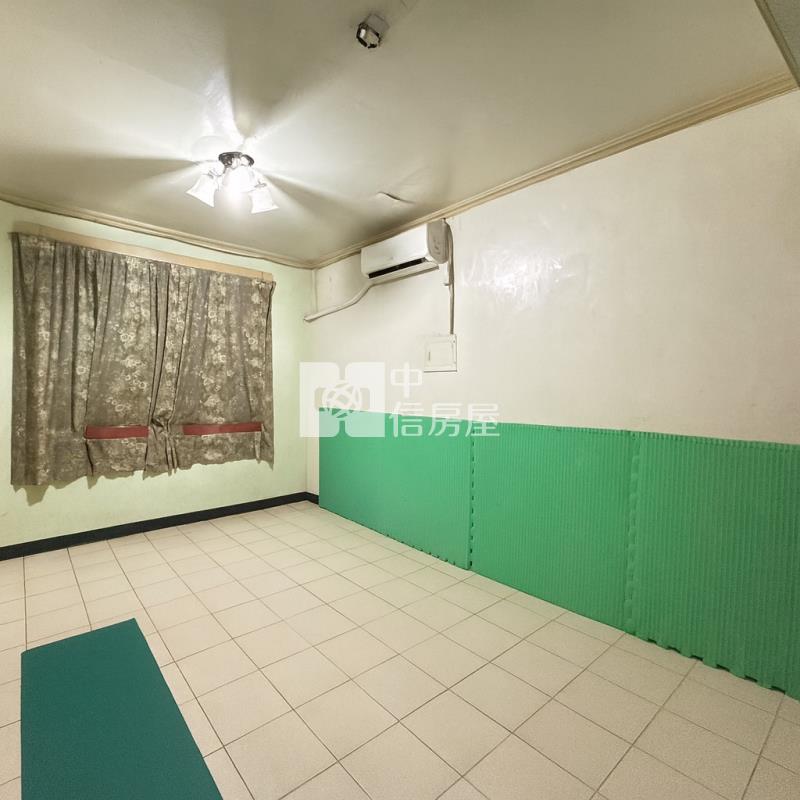 內壢前站面寬9米公寓1樓大3房門前方便停車房屋室內格局與周邊環境