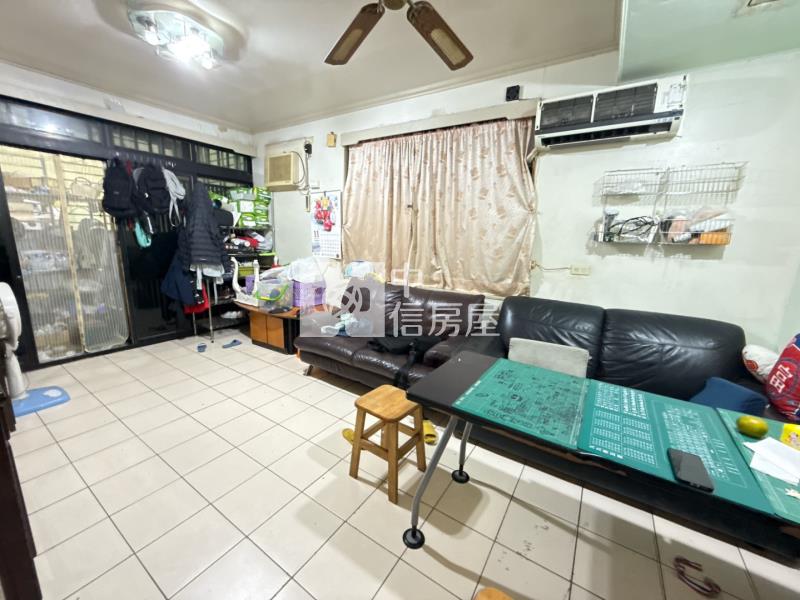 內壢前站面寬9米公寓1樓大3房門前方便停車房屋室內格局與周邊環境