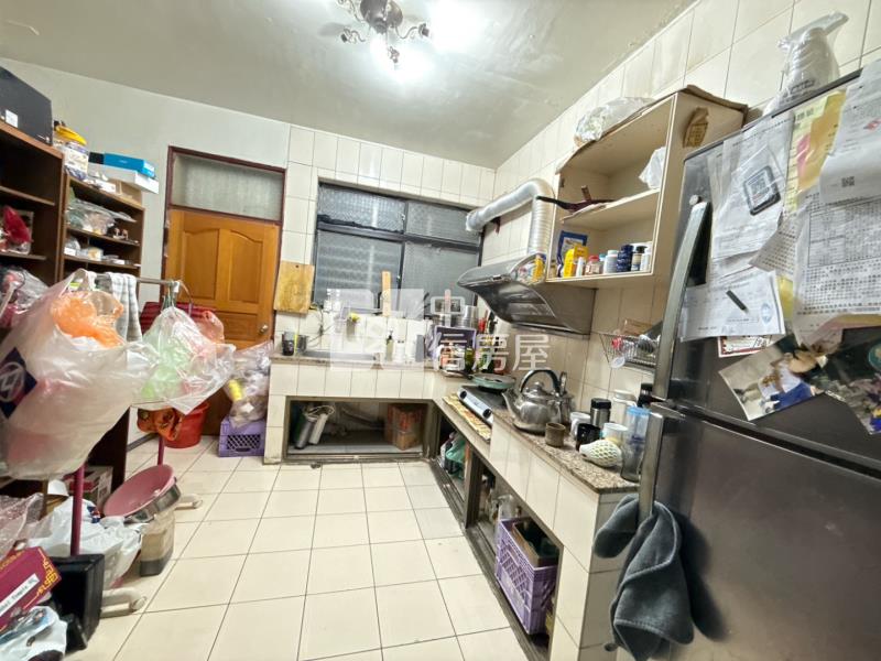 內壢前站面寬9米公寓1樓大3房門前方便停車房屋室內格局與周邊環境