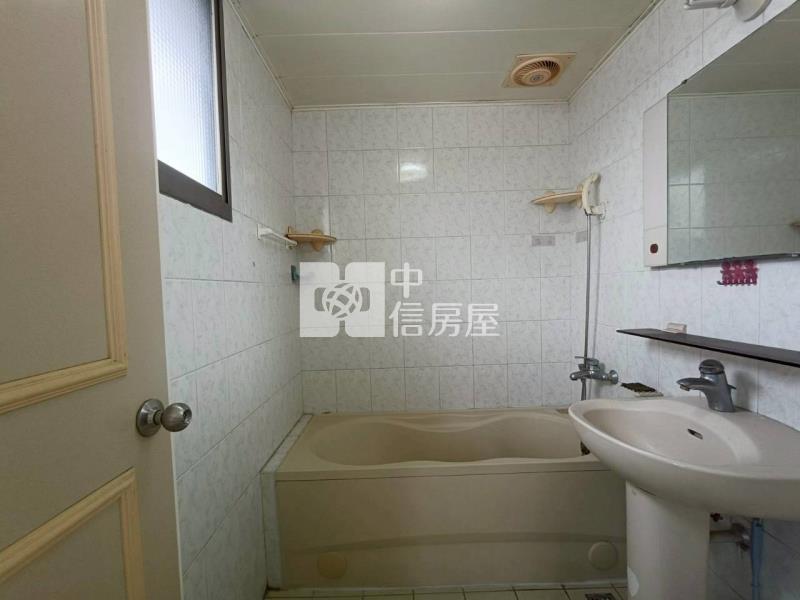 秀泰旁福聯新城高樓美華廈房屋室內格局與周邊環境