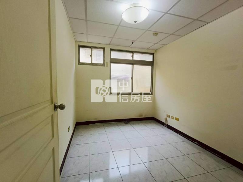 秀泰旁福聯新城高樓美華廈房屋室內格局與周邊環境