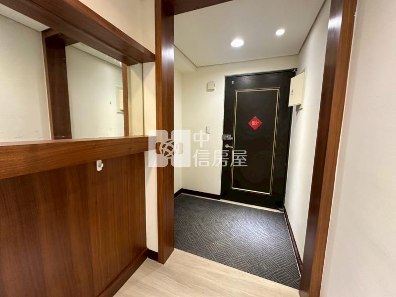 近中壢戶政＂典藏歐洲＂樓中樓採光3房車房屋室內格局與周邊環境