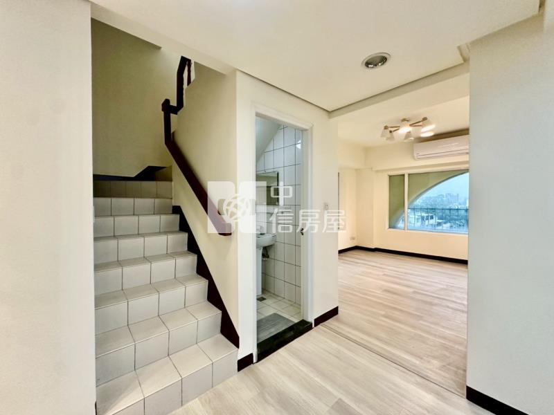 近中壢戶政＂典藏歐洲＂樓中樓採光3房車房屋室內格局與周邊環境