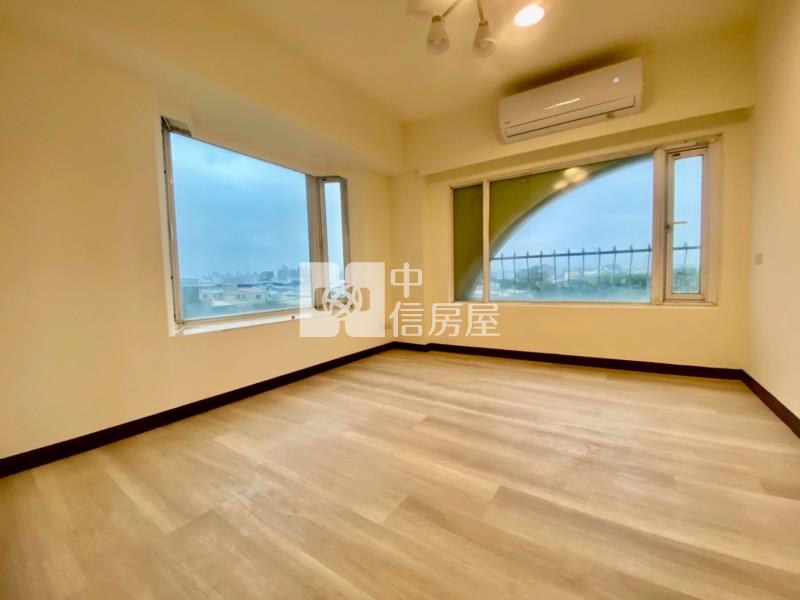 近中壢戶政＂典藏歐洲＂樓中樓採光3房車房屋室內格局與周邊環境