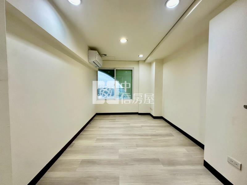 近中壢戶政＂典藏歐洲＂樓中樓採光3房車房屋室內格局與周邊環境