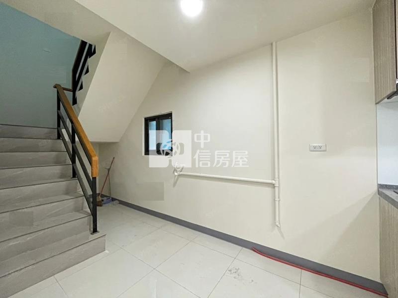 桃園國中旁整新4房美寓房屋室內格局與周邊環境