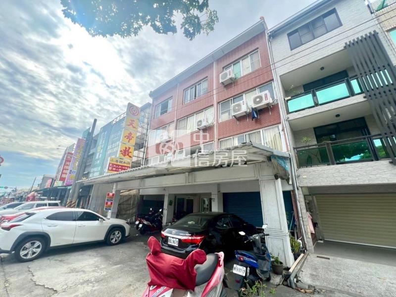 小港森林公園正路上大地坪大面寬便宜金店面房屋室內格局與周邊環境