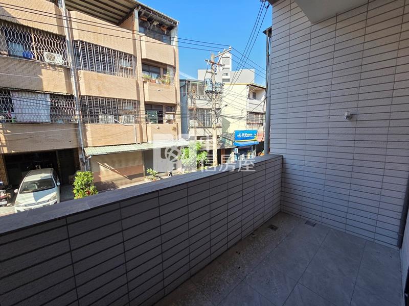 新高市場吃市透店房屋室內格局與周邊環境