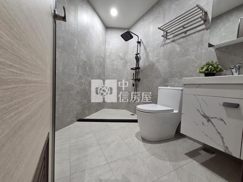 新高市場吃市透店房屋室內格局與周邊環境