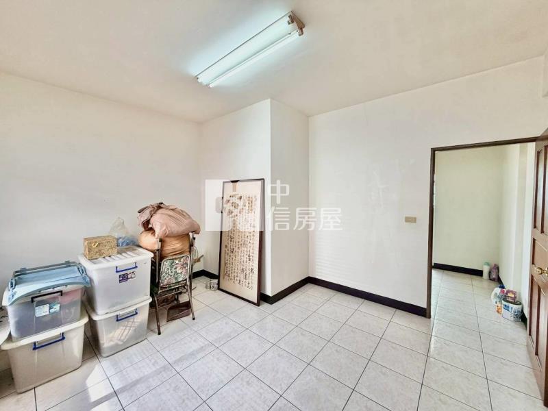 龍潭行政園區旁庭院花園雙車位美墅房屋室內格局與周邊環境