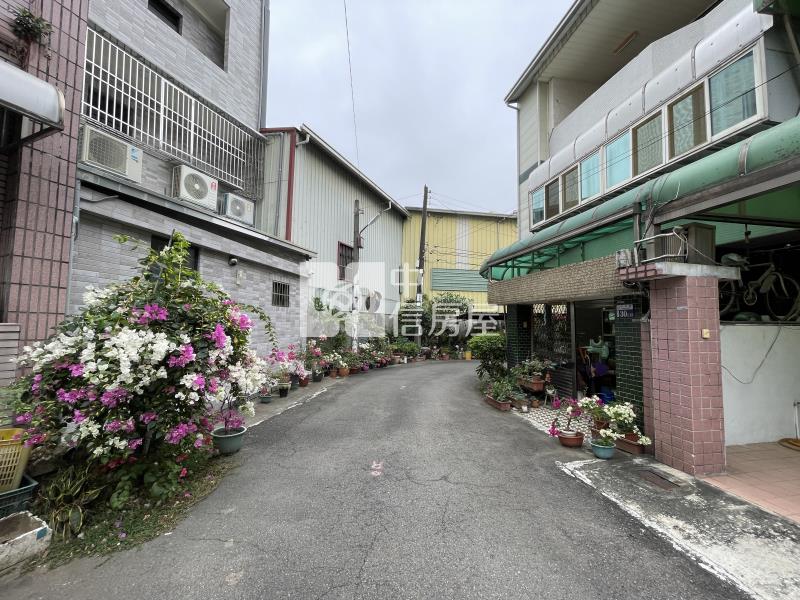 中平路臨路透天房屋室內格局與周邊環境