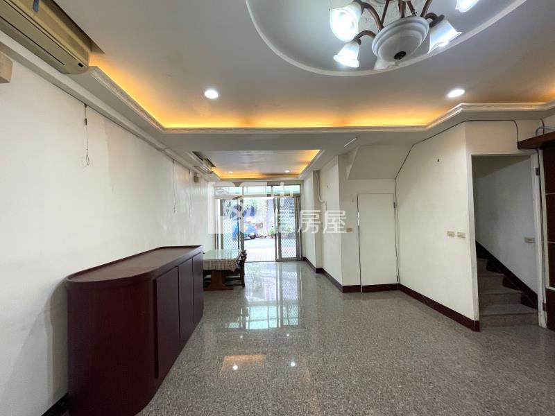 中平路臨路透天房屋室內格局與周邊環境