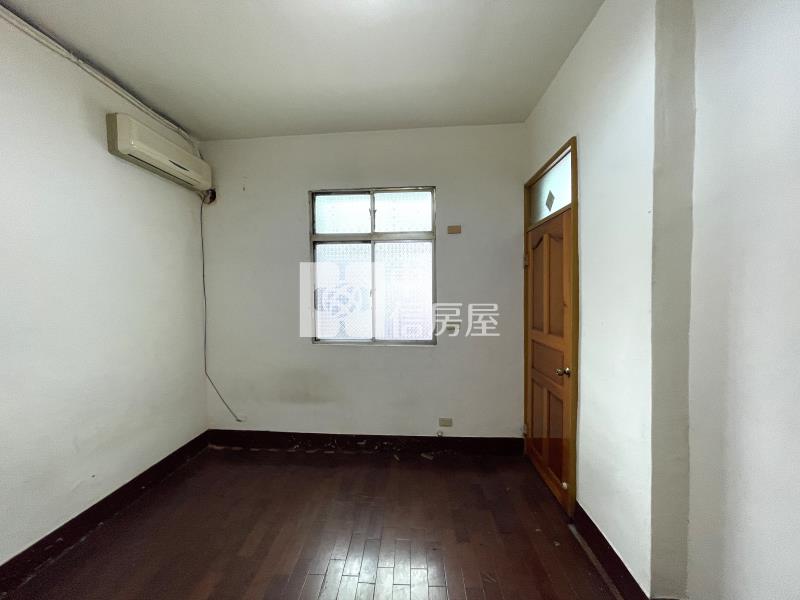 中平路臨路透天房屋室內格局與周邊環境