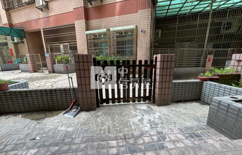 翡翠宮廷一樓2房房屋室內格局與周邊環境