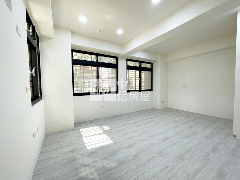 翡翠宮廷一樓2房房屋室內格局與周邊環境