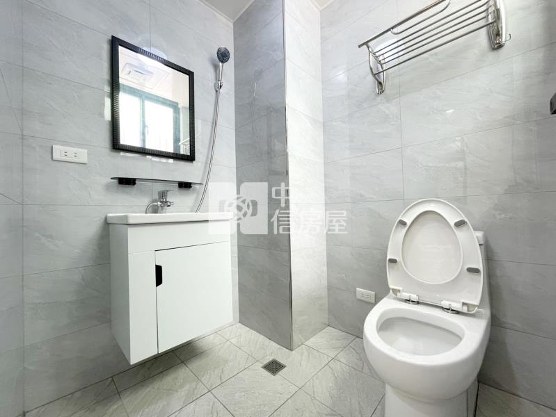 翡翠宮廷一樓2房房屋室內格局與周邊環境