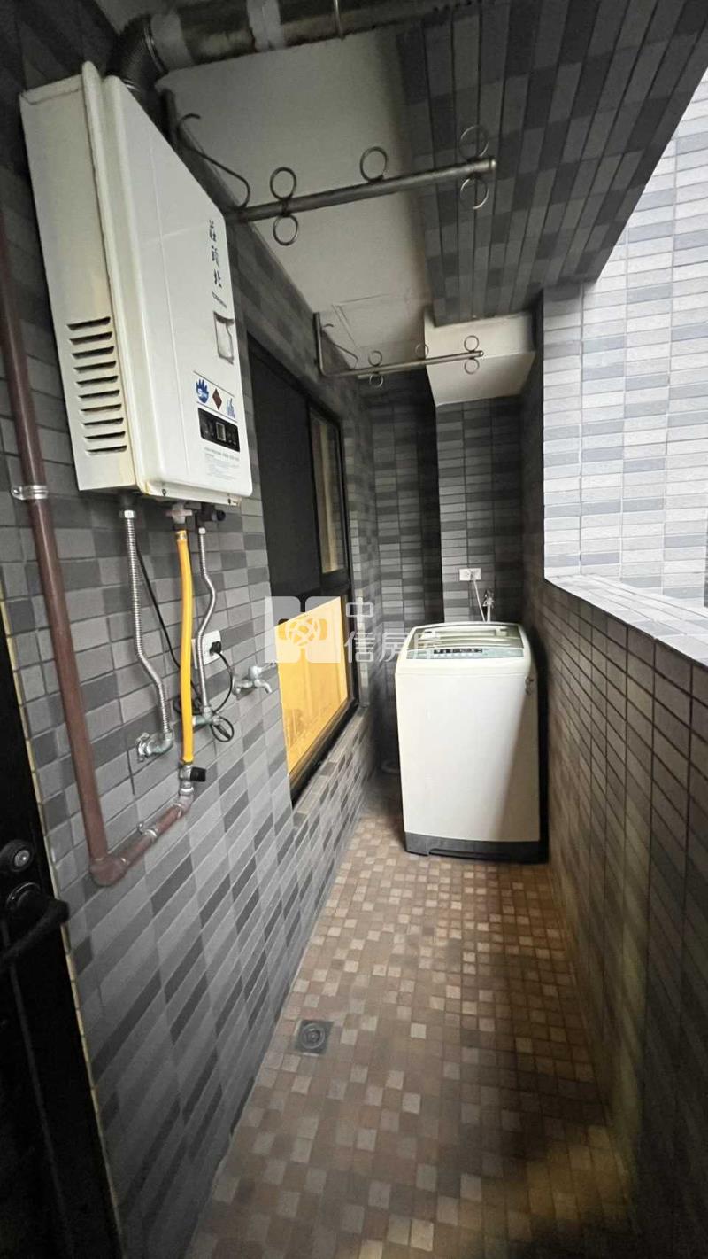 (專委)海華星鑽超美裝潢二房+車房屋室內格局與周邊環境