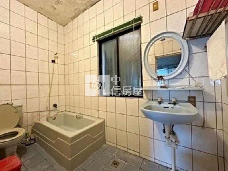 龍岡大地坪大面寬邊間透天(中信卓越團隊)房屋室內格局與周邊環境